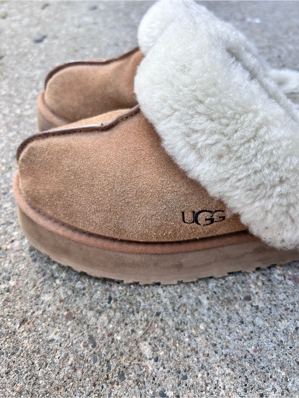 Ugg Women’s Disquette Sheepskin Slippers - Picture 6 of 7